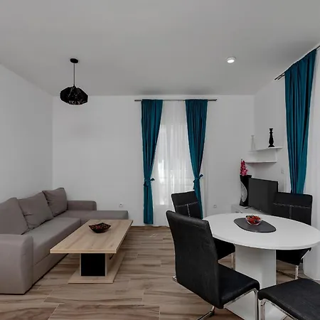 Apartment Medo Makarska